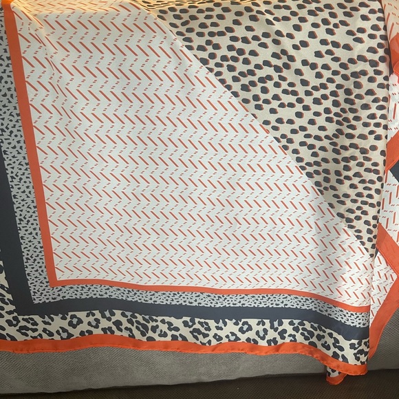 Small square banana republic scarf - Picture 2 of 2